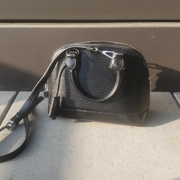 Handbags - black patent bag